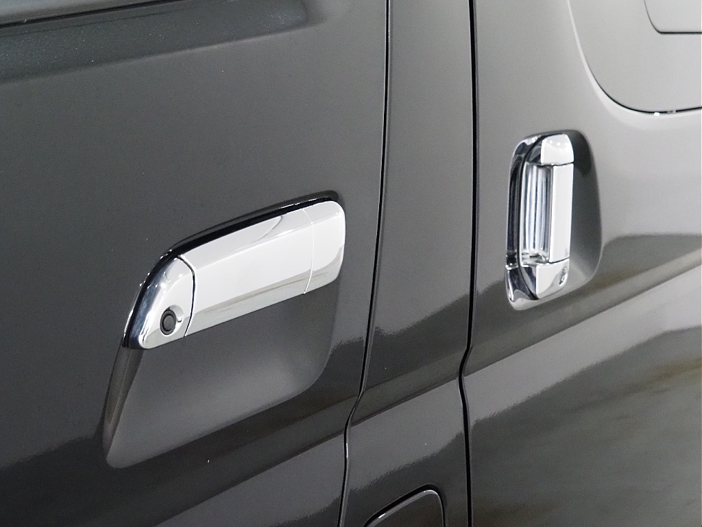 【Renoca　CoastLines/R4年式/ハイエースバン/ディーゼル4WD】大人気角目4灯をインストール♪【全国納車可能】