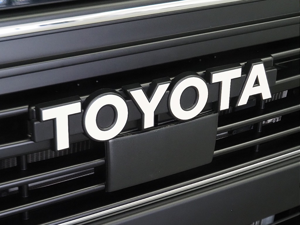 【Renoca　CoastLines/R4年式/ハイエースバン/ディーゼル4WD】大人気角目4灯をインストール♪【全国納車可能】