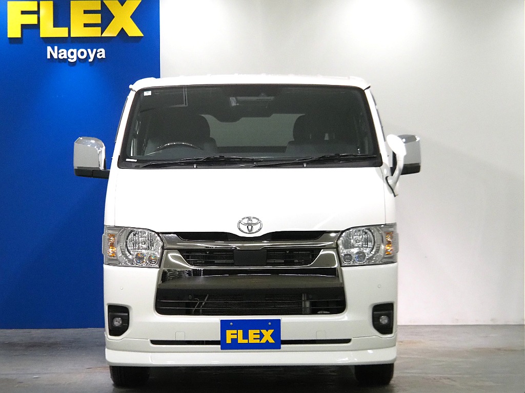 トヨタ ハイエースバン(2枚目)