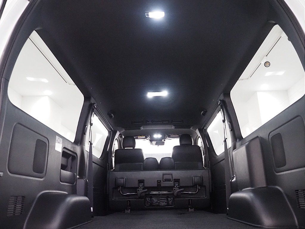 トヨタ ハイエースバン(24枚目)