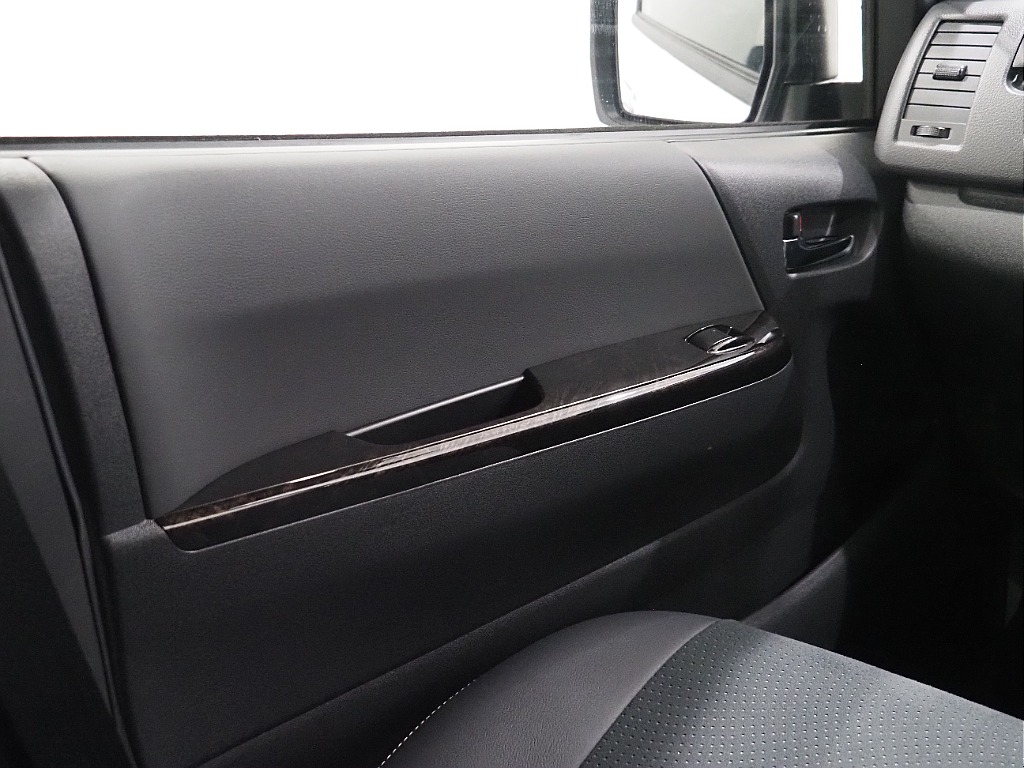 トヨタ ハイエースバン(27枚目)