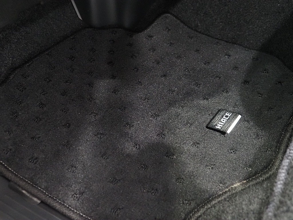 トヨタ ハイエースバン(42枚目)