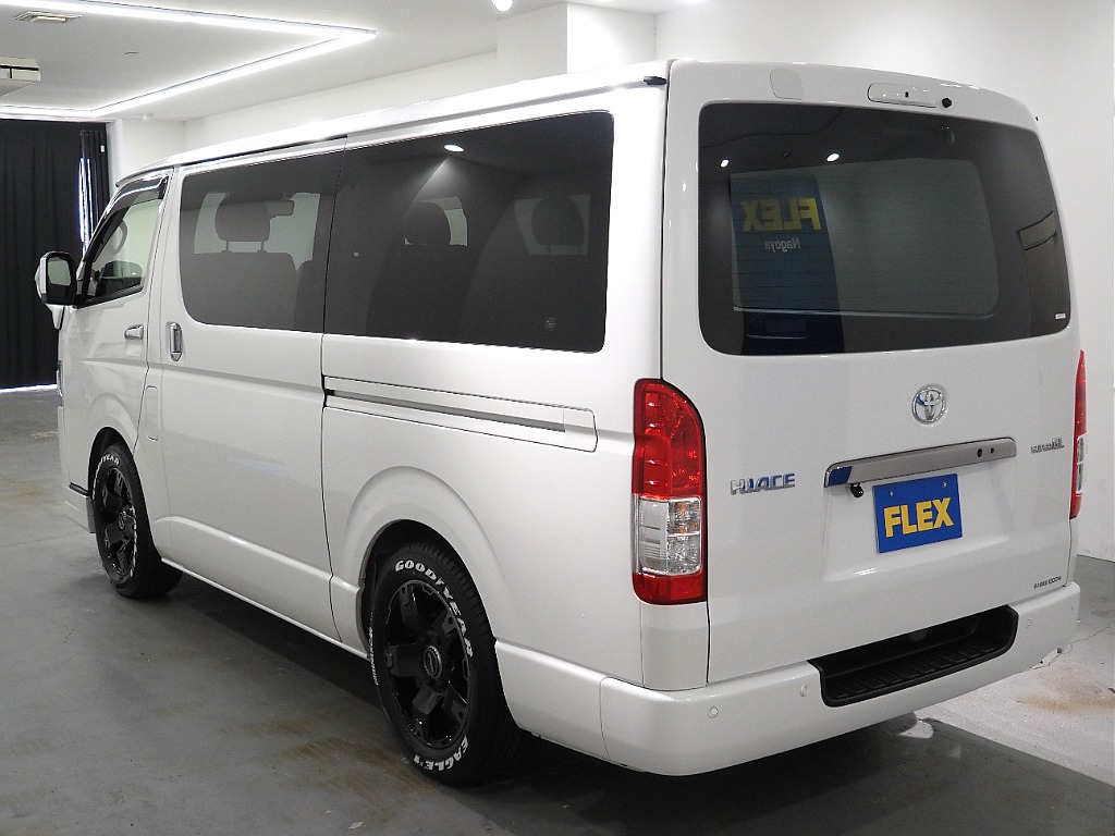 トヨタ ハイエースバン(6枚目)