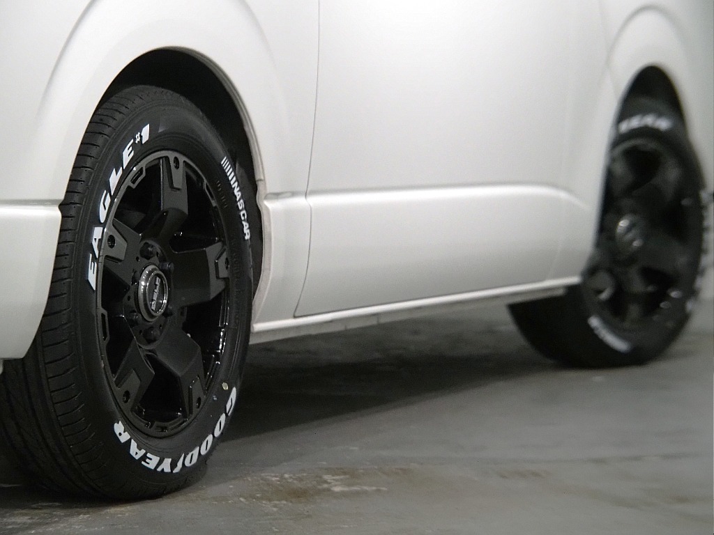 トヨタ ハイエースバン(8枚目)