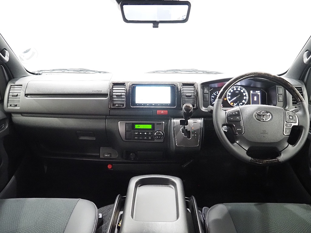 トヨタ ハイエースバン(10枚目)