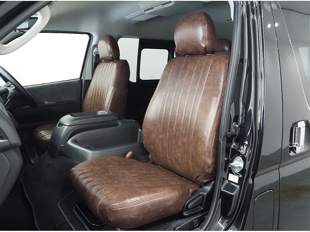 【新車/ハイエースワゴン/ガソリン4WD/内装仮装familiar】希少新車9型がハイエース名古屋店に緊急入庫！【全国納車可能】
