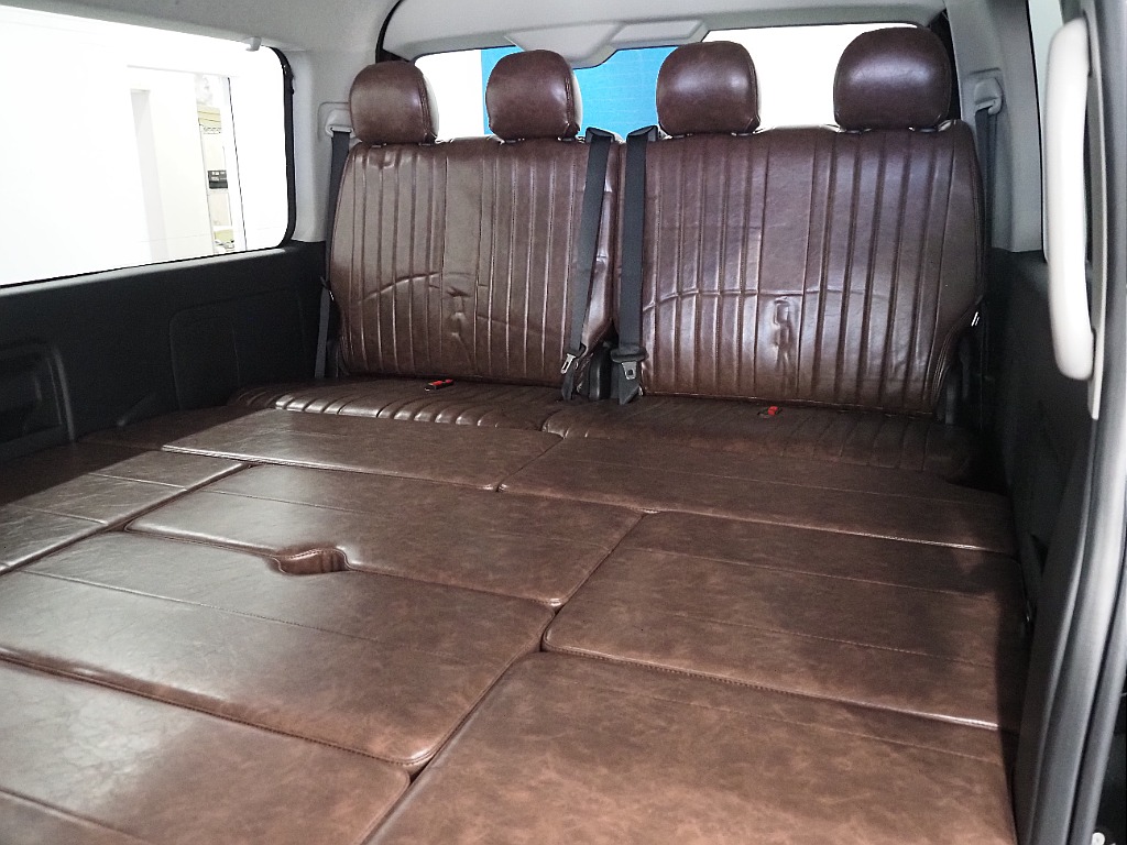 【新車/ハイエースワゴン/ガソリン4WD/内装仮装familiar】希少新車9型がハイエース名古屋店に緊急入庫！【全国納車可能】