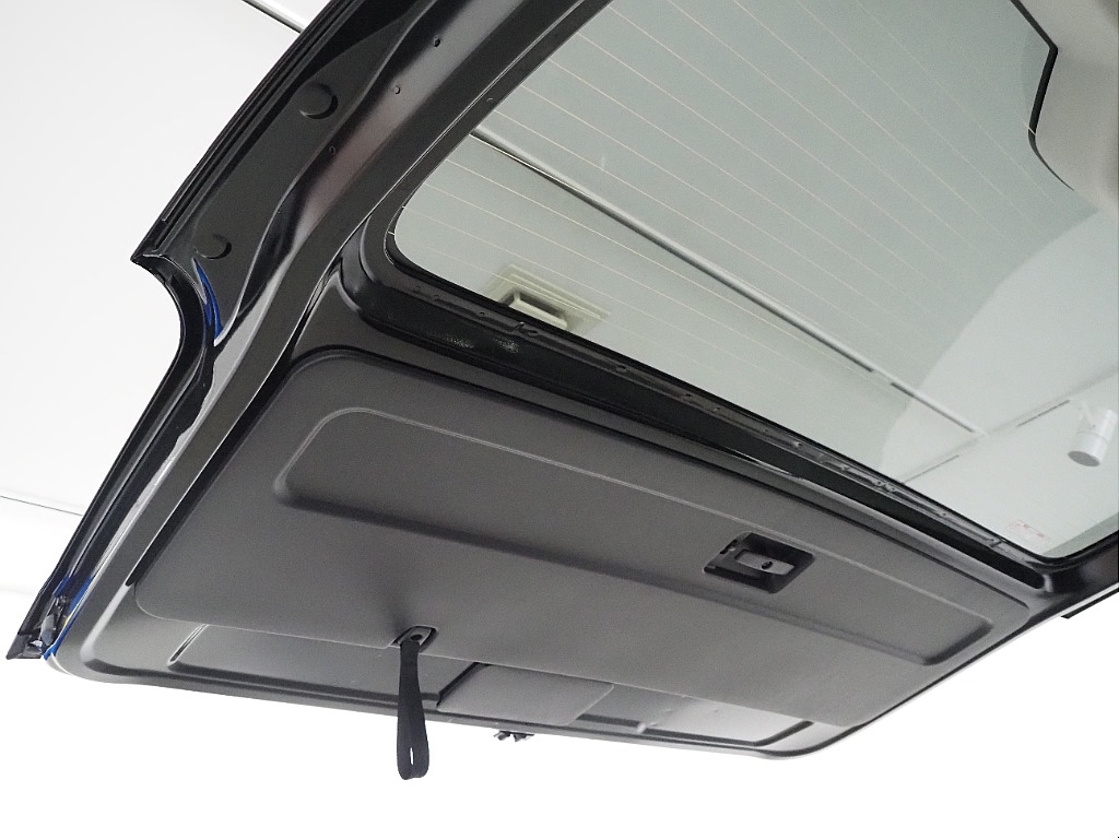 【新車/ハイエースワゴン/ガソリン4WD/内装仮装familiar】希少新車9型がハイエース名古屋店に緊急入庫！【全国納車可能】