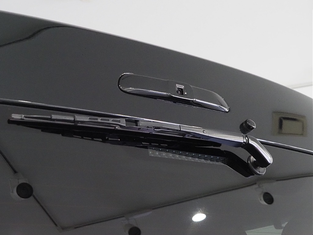 【新車/ハイエースワゴン/ガソリン4WD/内装仮装familiar】希少新車9型がハイエース名古屋店に緊急入庫！【全国納車可能】