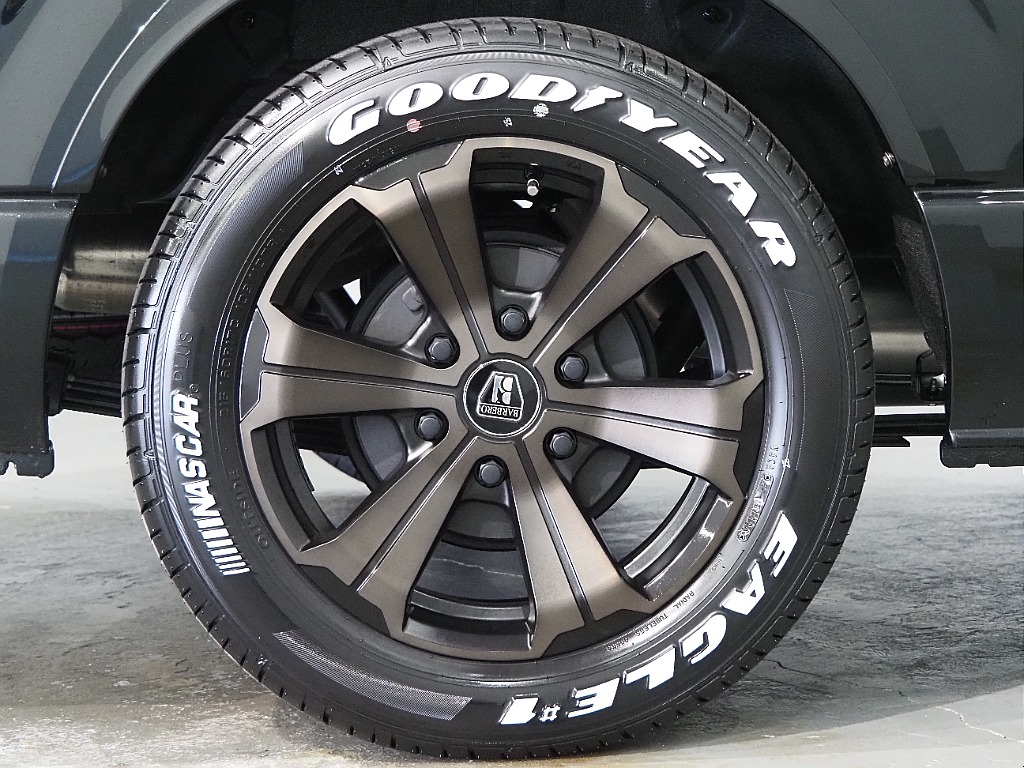 【新車/ハイエースワゴン/ガソリン4WD/内装仮装familiar】希少新車9型がハイエース名古屋店に緊急入庫！【全国納車可能】