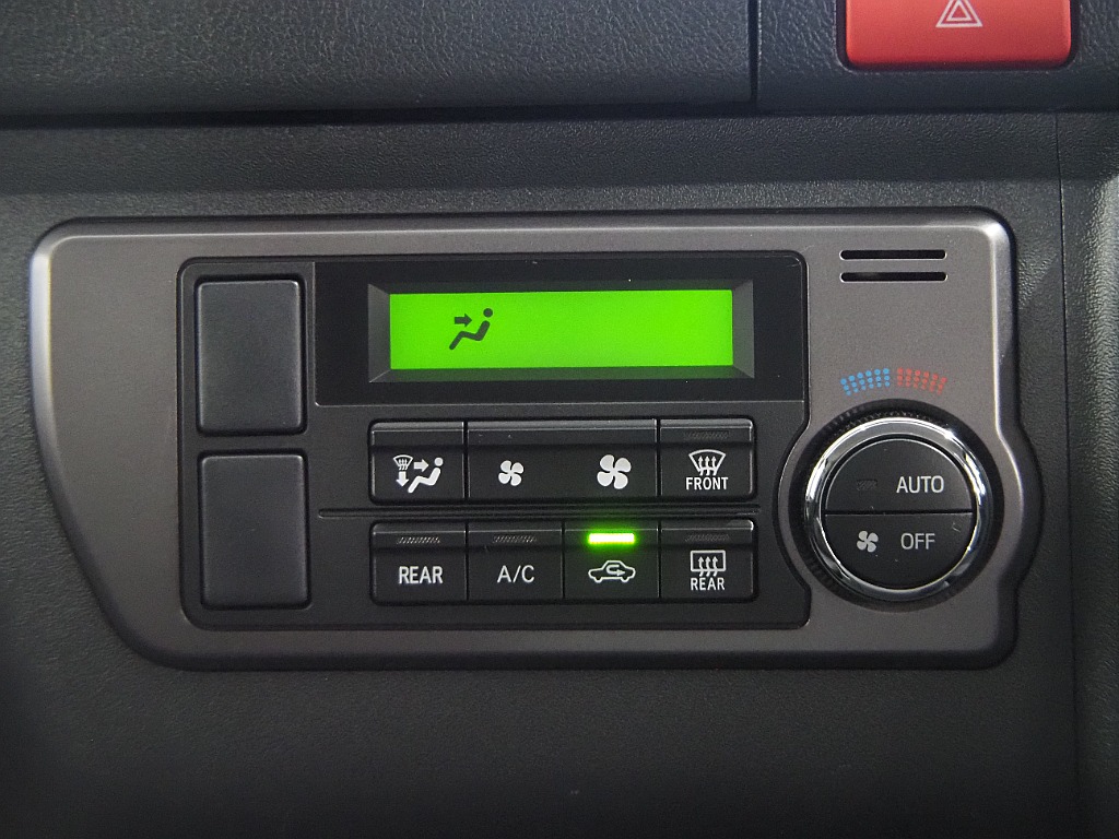 【H28年式/ハイエースバン/ディーゼル/4WD/両側パワースライドドア】パワフルな3.0L【全国納車可能】
