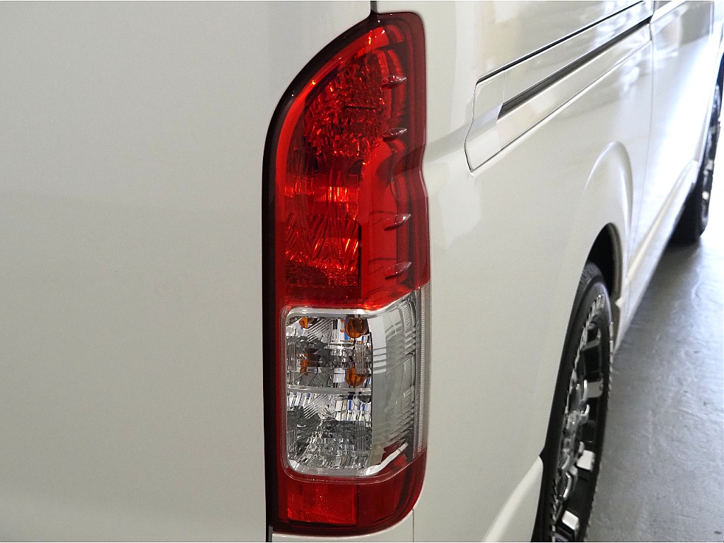 【H28年式/ハイエースバン/ディーゼル/4WD/両側パワースライドドア】パワフルな3.0L【全国納車可能】