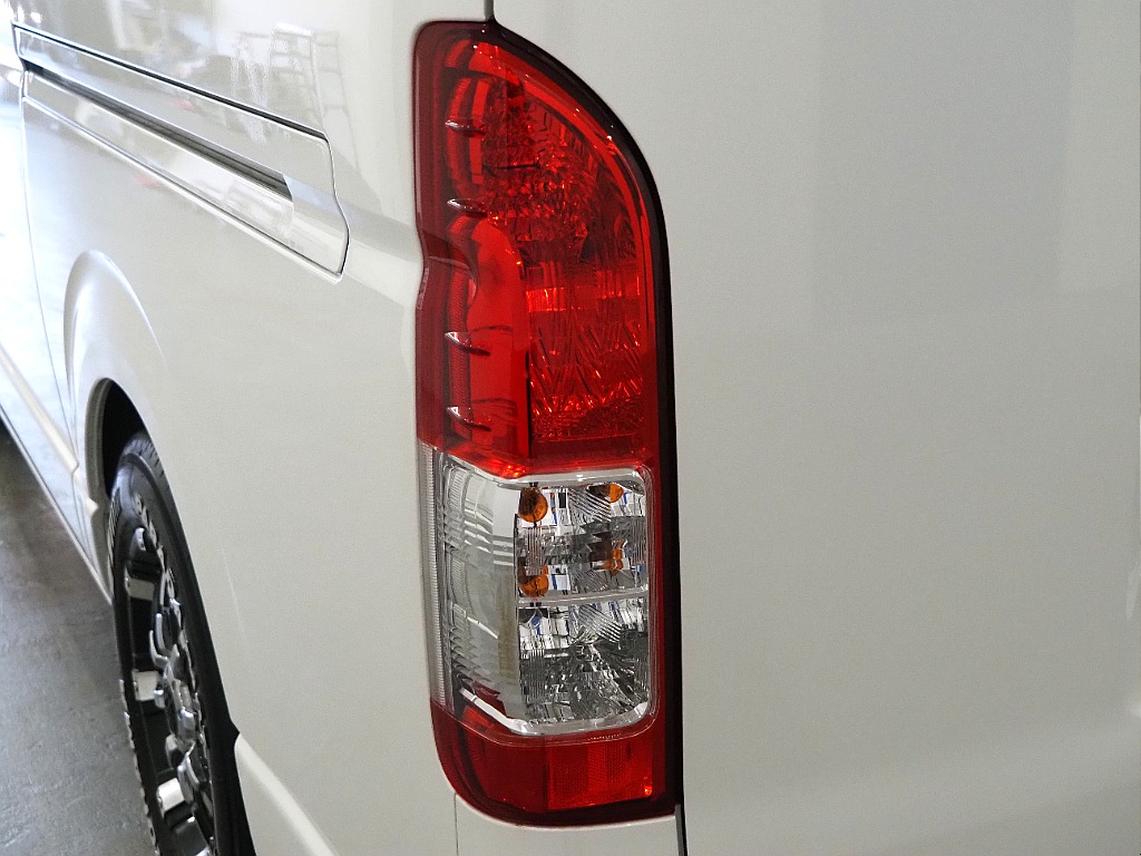 【H28年式/ハイエースバン/ディーゼル/4WD/両側パワースライドドア】パワフルな3.0L【全国納車可能】