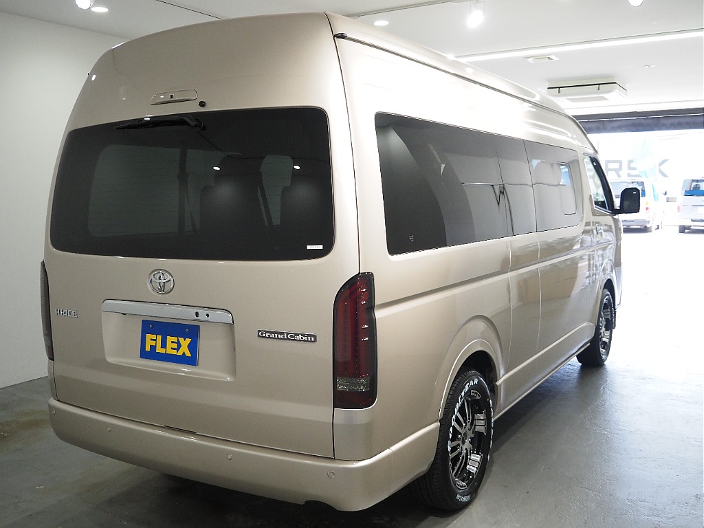 【9型/新型ハイエース/グランドキャビン/ガソリン2WD】10名乗車！FLEXカスタム充実♪【全国納車可能】