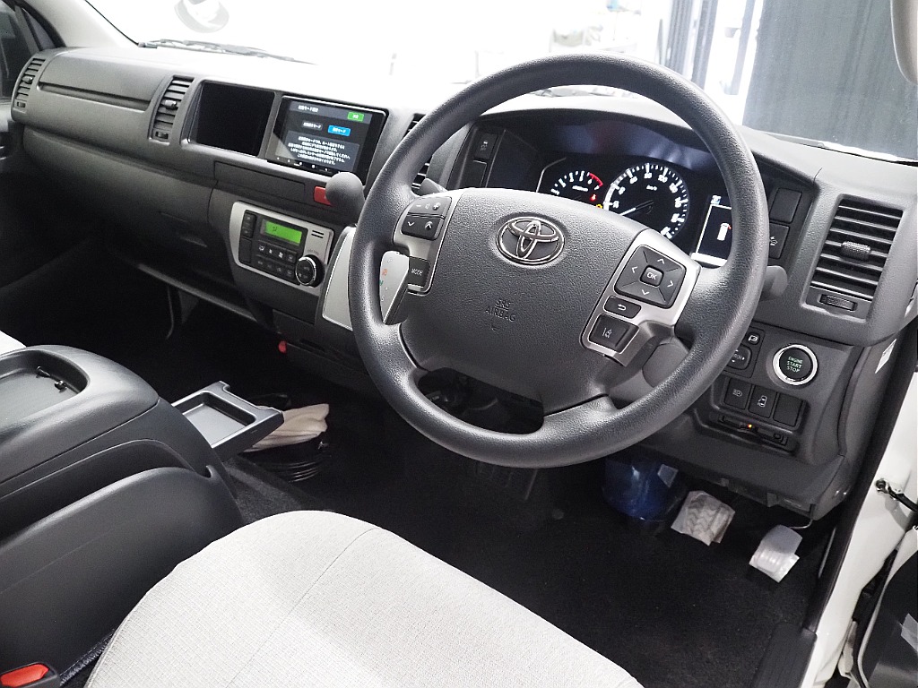 【新車/8型/COMCAM/2.7Lガソリン/2WD/キャンピングカー】充実の内容！【全国納車可能】