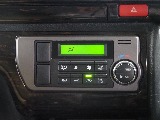 【H30年ハイエースバン/ガソリン/2WD】嬉しい小窓にベッドキッド装着♪【全国納車可能】