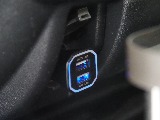【H30年ハイエースバン/ガソリン/2WD】嬉しい小窓にベッドキッド装着♪【全国納車可能】