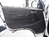【H30年ハイエースバン/ガソリン/2WD】嬉しい小窓にベッドキッド装着♪【全国納車可能】