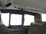 【H30年ハイエースバン/ガソリン/2WD】嬉しい小窓にベッドキッド装着♪【全国納車可能】