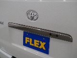 【H30年ハイエースバン/ガソリン/2WD】嬉しい小窓にベッドキッド装着♪【全国納車可能】