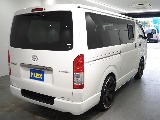 【H30年ハイエースバン/ガソリン/2WD】嬉しい小窓にベッドキッド装着♪【全国納車可能】
