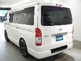 【H30年ハイエースバン/ガソリン/2WD】嬉しい小窓にベッドキッド装着♪【全国納車可能】