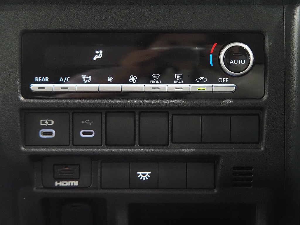 【新車/ハイエースワゴンGL/オリジナル内装架装Ver1】フローリング施工【全国納車可能】