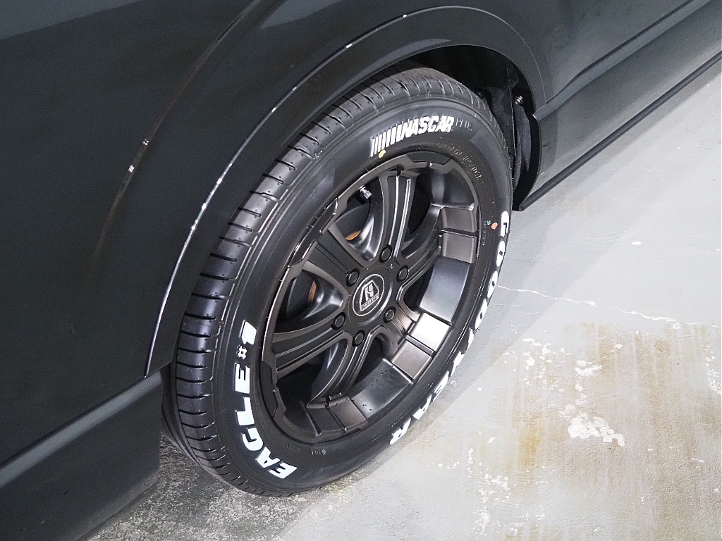【新車/ハイエースワゴンGL/オリジナル内装架装Ver1】フローリング施工【全国納車可能】