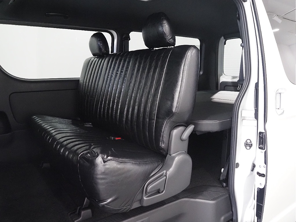 【R5年式/ハイエースバン/ディーゼル4WD/両側パワースライドドア】ベッドキッド装着済み♪【全国納車可能】