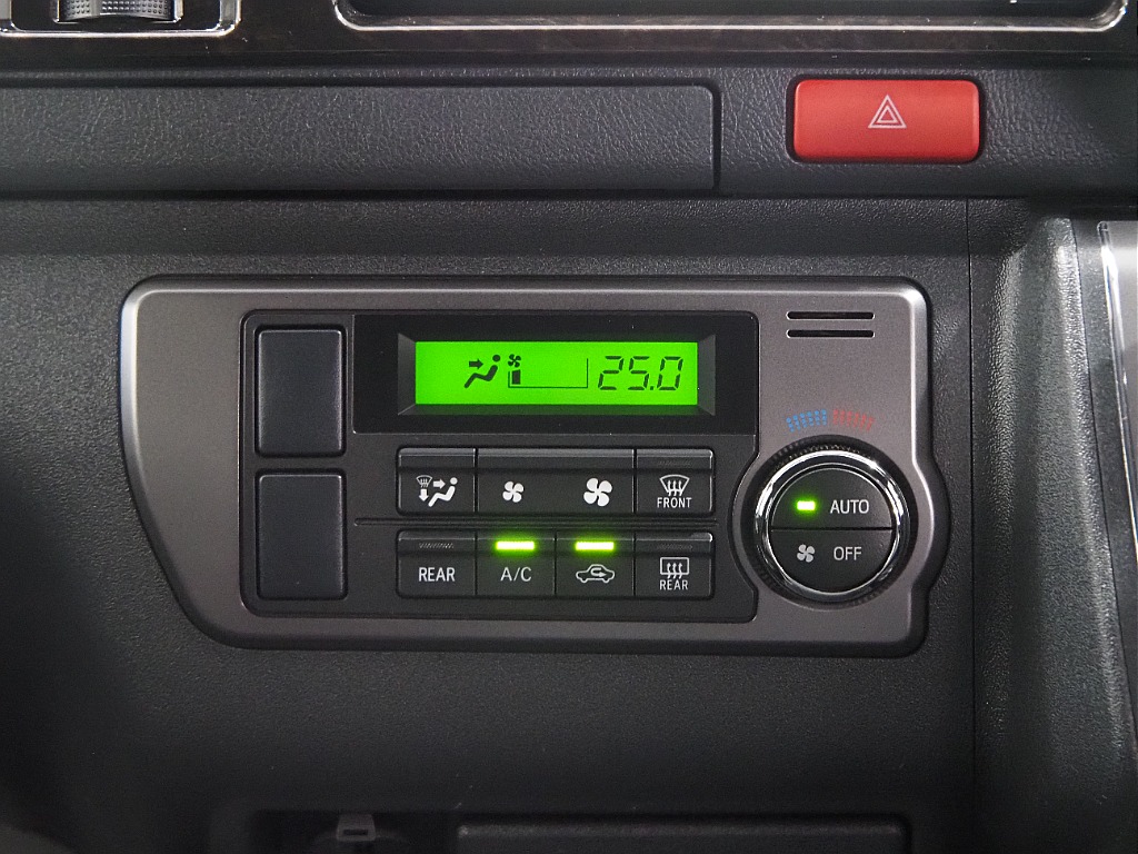 【R5年式/ハイエースバン/ディーゼル4WD/両側パワースライドドア】ベッドキッド装着済み♪【全国納車可能】