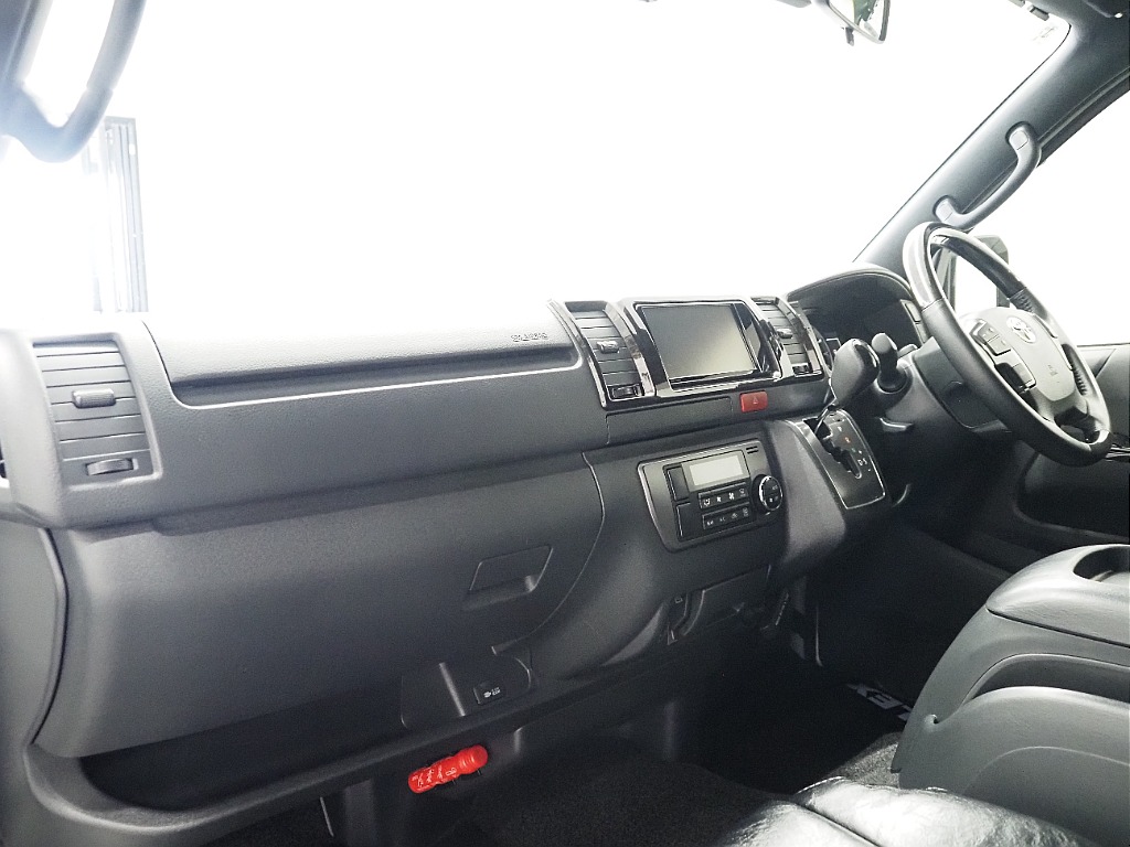 【R5年式/ハイエースバン/ディーゼル4WD/両側パワースライドドア】ベッドキッド装着済み♪【全国納車可能】