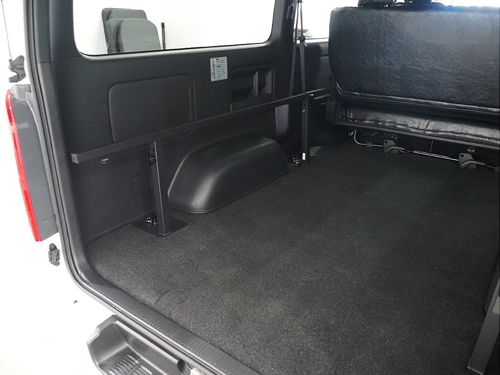 【R5年式/ハイエースバン/ディーゼル4WD/両側パワースライドドア】ベッドキッド装着済み♪【全国納車可能】