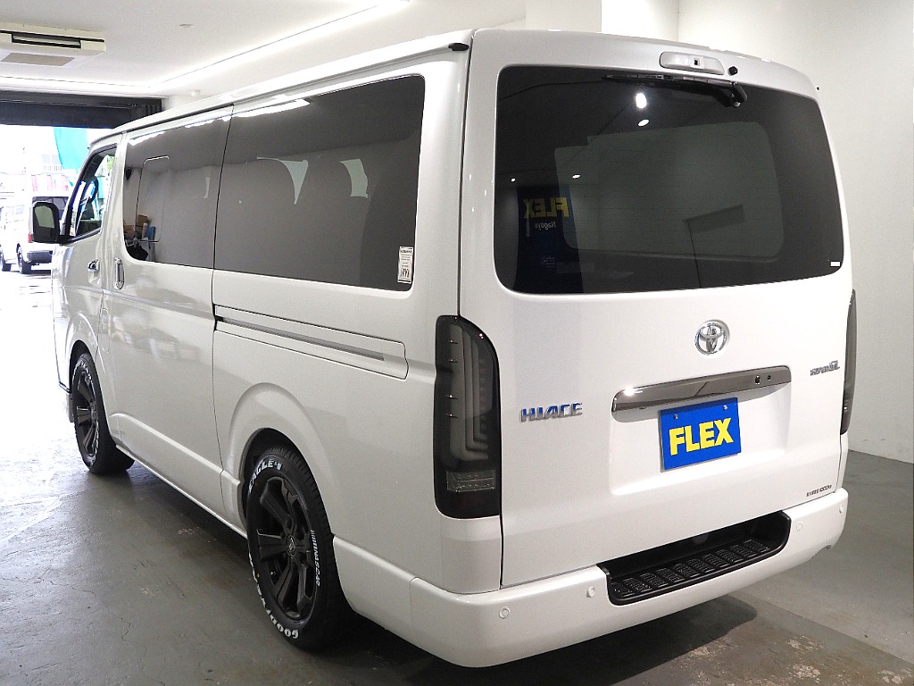 【新車ハイエースバン/DARKPRIMEⅡ/Ver4ベッドキッド×エレコ】フローリング施工♪【全国納車可能】