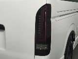 【新車/ハイエースバンDX/ディーゼルターボ2.8L/両側スライドDドア】ベッドキッド装着済み♪