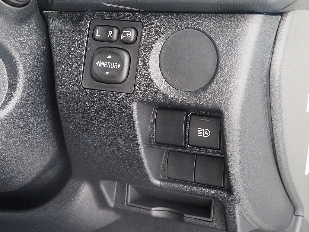 【新車/ハイエースバンDX/ディーゼルターボ2.8L/両側スライドDドア】ベッドキッド装着済み♪【全国納車可能】