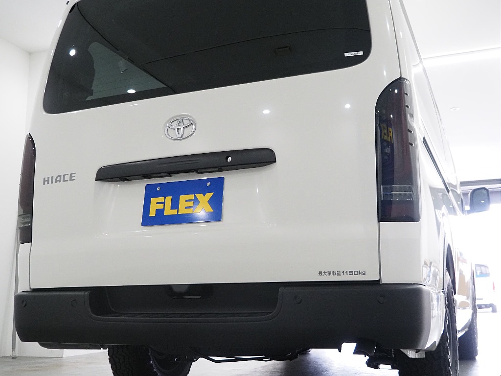 【新車/ハイエースバンDX/ディーゼルターボ2.8L/両側スライドDドア】ベッドキッド装着済み♪【全国納車可能】