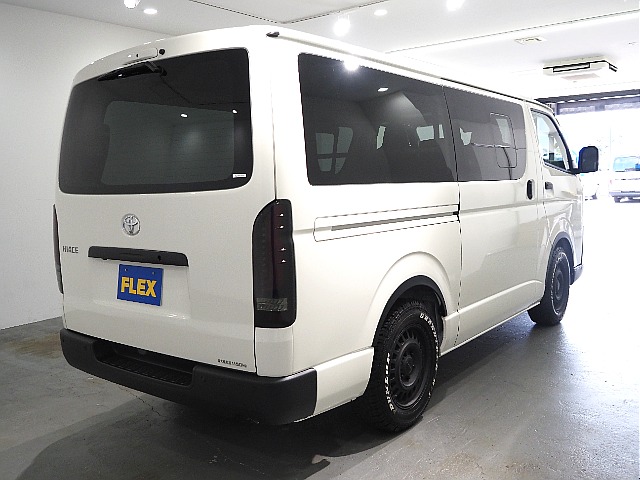 【新車/ハイエースバンDX/ディーゼルターボ2.8L/両側スライドDドア】ベッドキッド装着済み♪