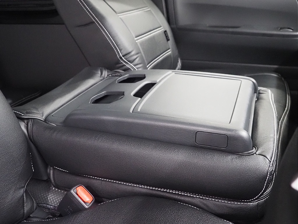 【新車/ハイエースバンDX/GL-パッケージ/ディーゼルターボ2.8L】ベッドキッド装着済み♪【全国納車可能】