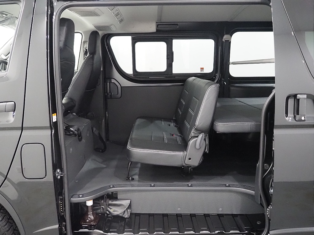 【新車/ハイエースバンDX/GL-パッケージ/ディーゼルターボ2.8L】ベッドキッド装着済み♪【全国納車可能】