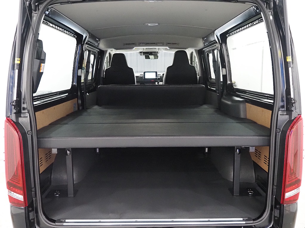 【新車/ハイエースバンDX/GL-パッケージ/ディーゼルターボ2.8L】ベッドキッド装着済み♪【全国納車可能】