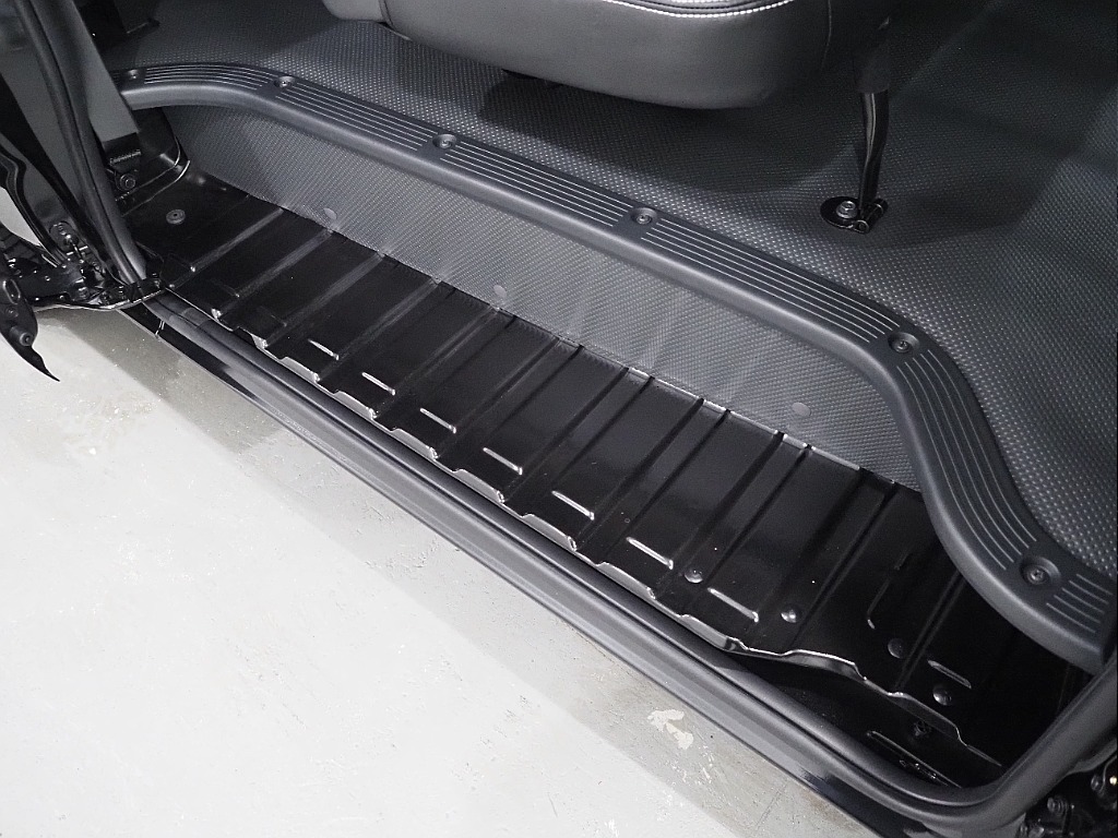 【新車/ハイエースバンDX/GL-パッケージ/ディーゼルターボ2.8L】ベッドキッド装着済み♪【全国納車可能】