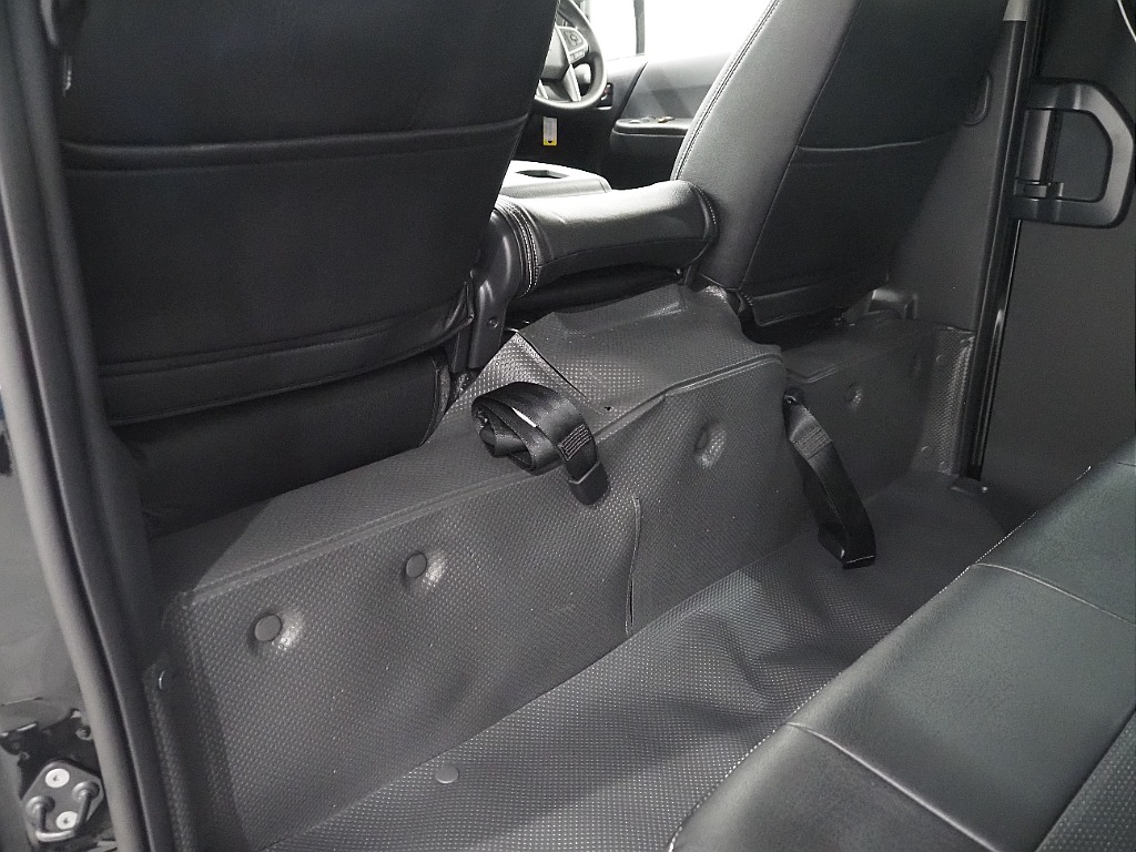 【新車/ハイエースバンDX/GL-パッケージ/ディーゼルターボ2.8L】ベッドキッド装着済み♪【全国納車可能】