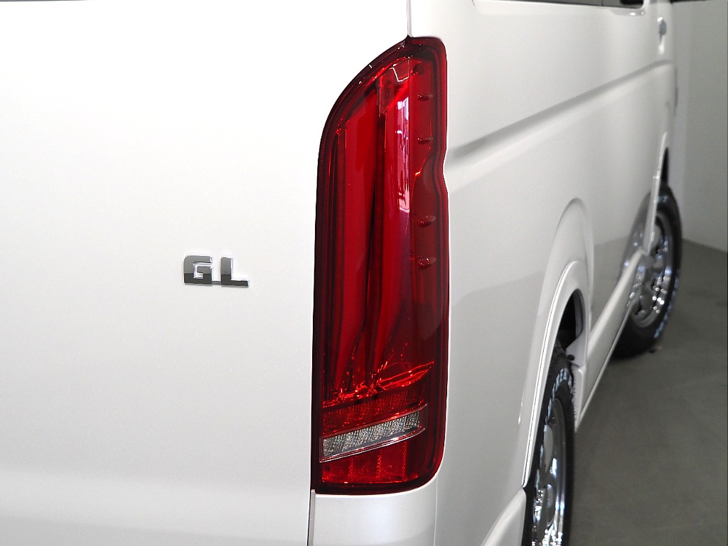 【新車/ハイエースワゴンGL/4WD/スタンダード配列】新作ホイールインストール【全国納車可能】