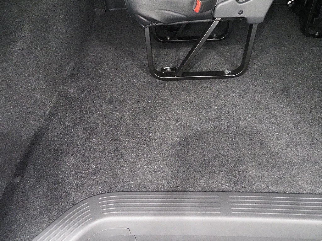 【新車/ハイエースワゴンGL/4WD/スタンダード配列】新作ホイールインストール【全国納車可能】