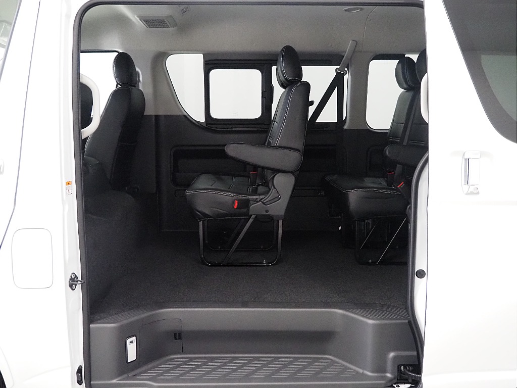 【新車/ハイエースワゴンGL/4WD/スタンダード配列】新作ホイールインストール【全国納車可能】
