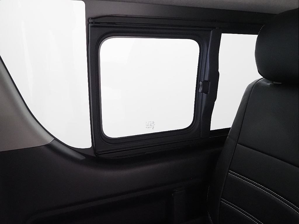 【新車/ハイエースワゴンGL/4WD/スタンダード配列】新作ホイールインストール【全国納車可能】
