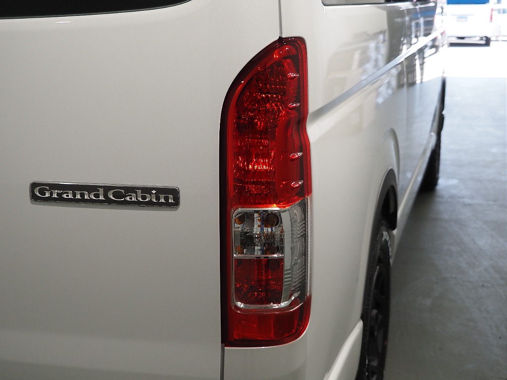 【新車/グランドキャビン/4WD/2.7Lガソリン/パワースライドドア装着】完成済み展示車両【全国納車可能】