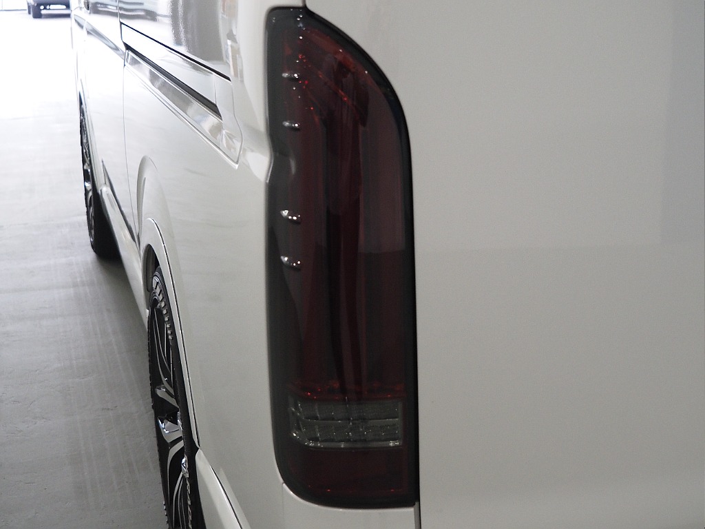 【R1年式/5型/ハイエースバン/DARKPRIMEⅡ/2WD】TSS装着車両♪【全国納車可能】