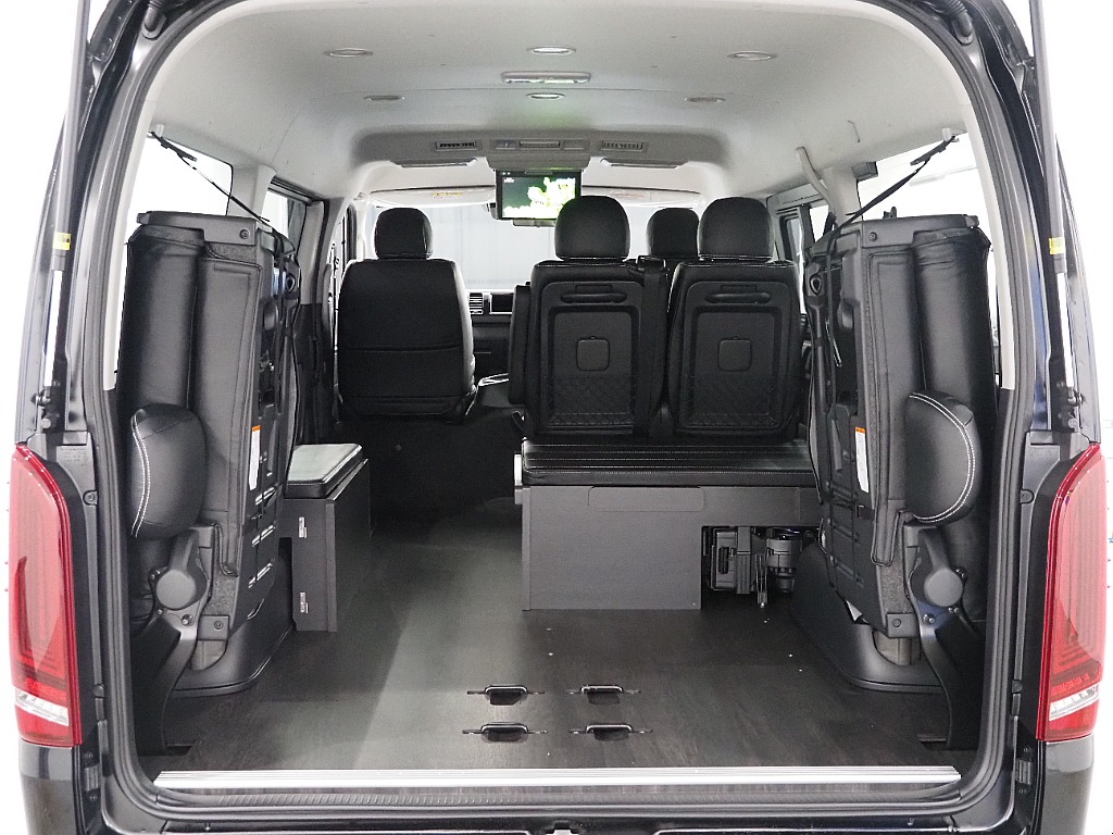 【新車ハイエースワゴンGL/FLEX内装架装Ver1/2WD】収納可能なハーフベッドキッド！【全国納車可能】