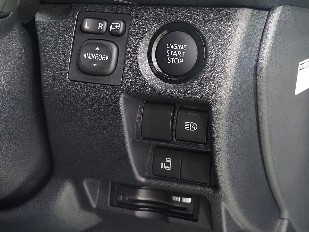 【新車ハイエースワゴンGL/FLEX内装架装Ver1/2WD】収納可能なハーフベッドキッド！【全国納車可能】